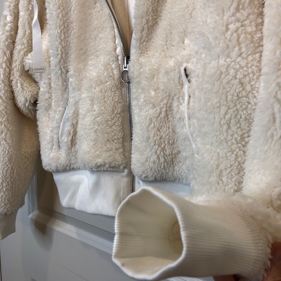 NWT Athleta Cozy Sherpa Reversible Jacket White - Picture 10 of 16